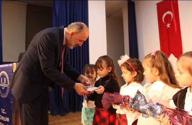 EZBERE HADİS OKUMADA YARIŞTILAR