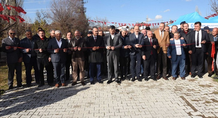 KIRKLAR TÜRBESİNİN YOLU YENİLENDİ