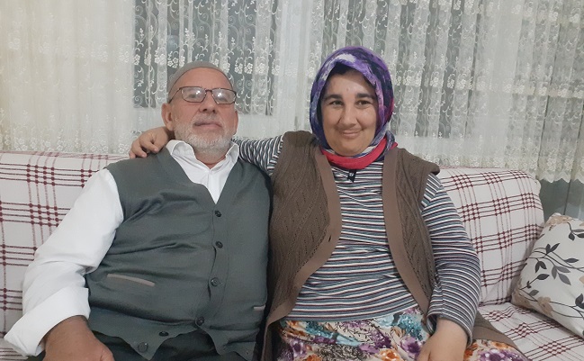 ENGELLİ KIZLARINA ÇOCUK GİBİ BAKIYORLAR