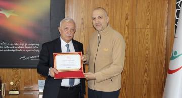 ÇORUMLU İŞ ADAMLARINDAN CİHAZ BAĞIŞI