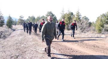 KAYBOLAN GENÇ VE YAŞLI ADAM ARANIYOR