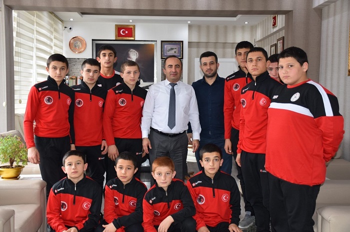 İSKİLİP BELEDİYESİ GÜREŞ TAKIMI KURDU