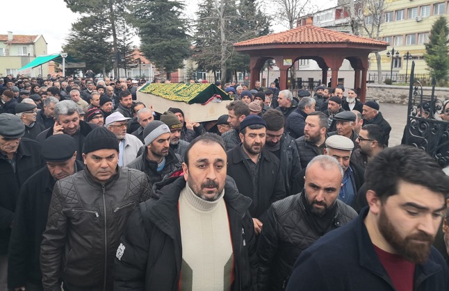 GENÇ YAŞTA KALBİNE YENİK DÜŞTÜ