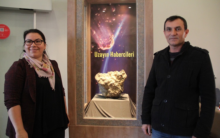 ALICI OLURSA GÖK TAŞINI SATACAKLAR!