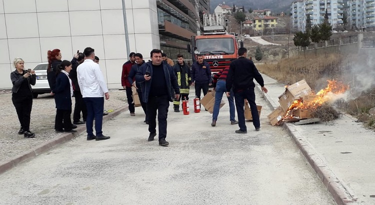 DEVLET HASTANESİNDE YANGIN TATBİKATI
