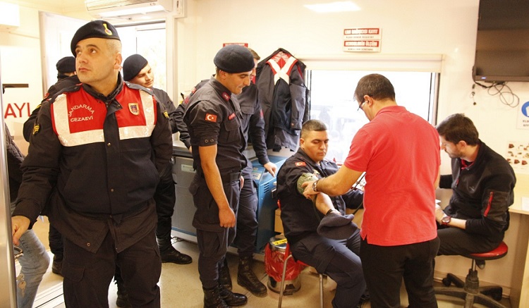 JANDARMA’DAN KAN BAĞIŞINA DESTEK