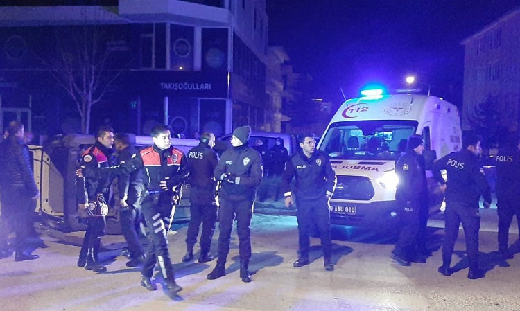 KAZA SONRASI ARACI BIRAKIP KAÇTI