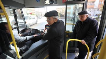 YAŞLILARA ÜCRETSİZ ULAŞIM KALKIYOR