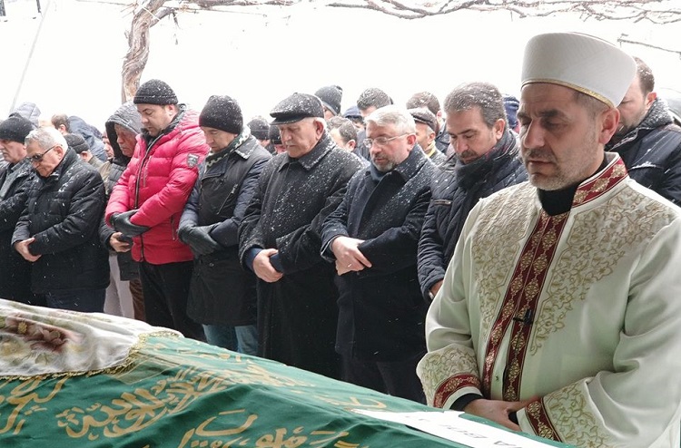 SEZAİ ÇİFTÇİ TOPRAĞA VERİLDİ