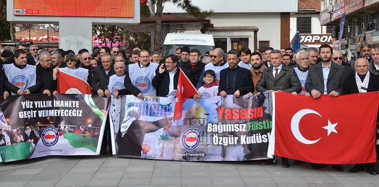 TRUMP’IN SÖZDE BARIŞ PLANI PROTESTO EDİLDİ