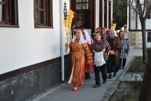 ÇİĞDEM AŞI GELENEĞİNİ YAŞATTILAR
