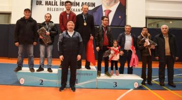 AİLELERİYLE SPOR YAPTILAR ÖDÜL ALDILAR