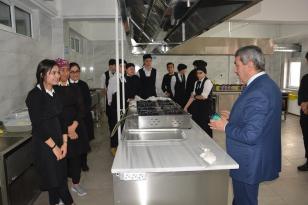 MESLEK LİSELERİNİ ZİYARET ETTİ