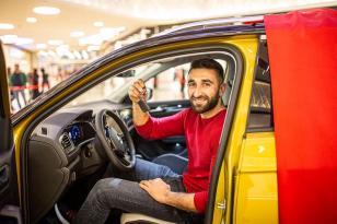 ÇEKİLİŞLE OTOMOBİL SAHİBİ OLDU