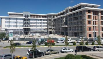 YENİ BELEDİYE BİNASI DURAKSADI!