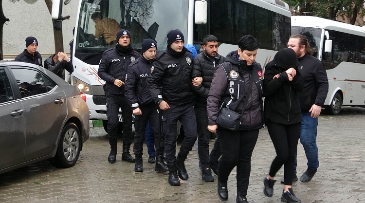 GÖZALTINA ALINAN 23 KİŞİ ADLİYEDE