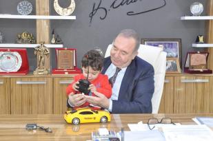 MİNİK RÜZGAR’A ŞAHİNER SAHİP ÇIKTI