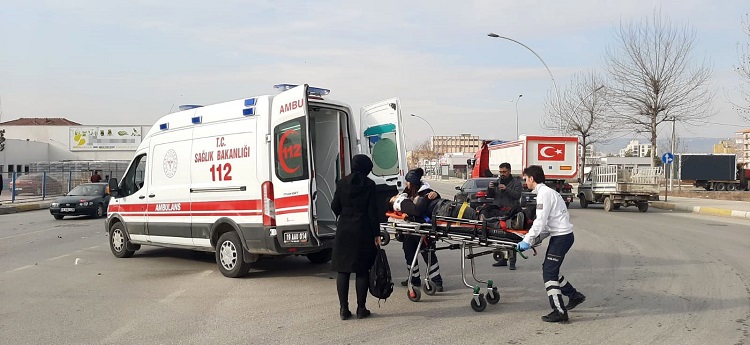 MOTOSİKLET SÜRÜCÜSÜ ÖLÜMDEN DÖNDÜ