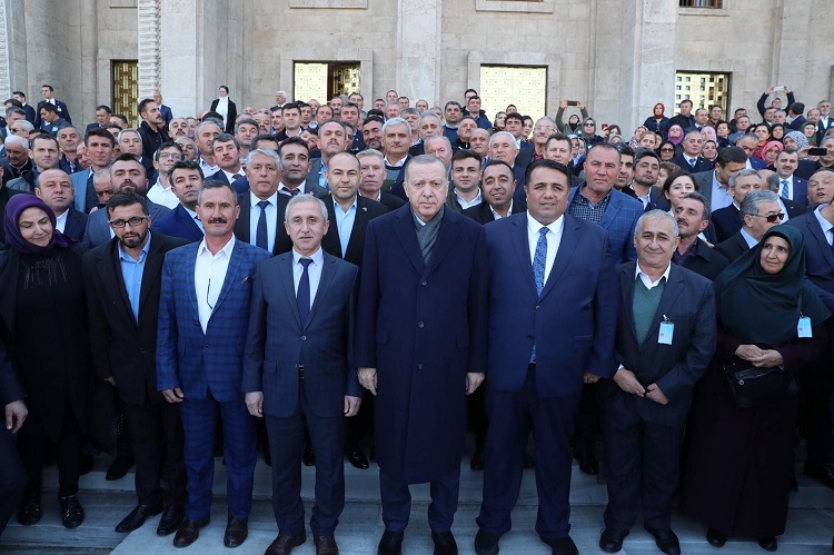 MUHTARLAR CUMHURBAŞKANI İLE BİR ARADA