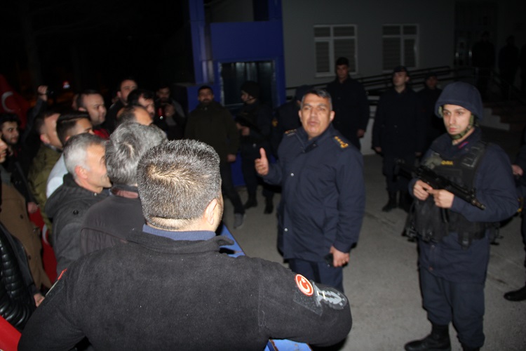 JANDARMAYA DESTEK İÇİN YÜRÜDÜLER