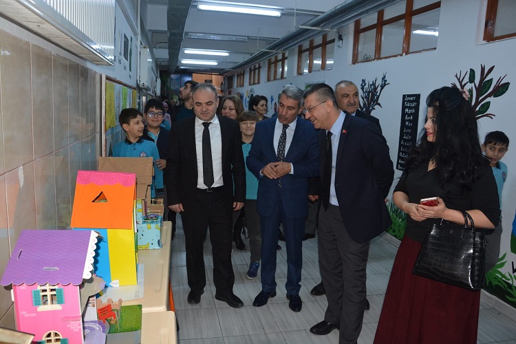 ALBAYRAK İLKOKULUNDA İNGİLİZCE SOKAĞI