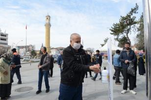 SAĞLIK İÇİN EL DEZENFEKTANLARI KONULDU