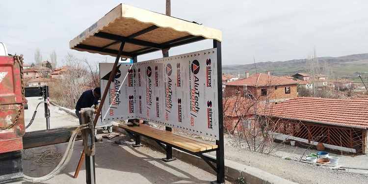 OTOBÜS DURAKLARINI BELEDİYE YAPIYOR