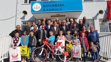 KİTAP OKUYAN ÖĞRENCİLERE ÖDÜL