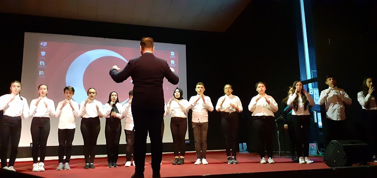 İŞARET DİLİYLE İSTİKLAL MARŞI OKUNDU