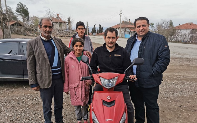 ÇORUM’UN VEKİLİ O GENCİ SEVİNDİRDİ