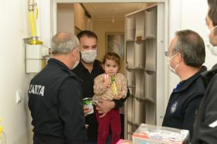 MİNİK UMAY VE BABASINA SÜRPRİZ
