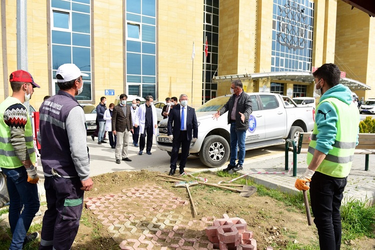 HASTANE BAHÇESİNE ÇEVRE DÜZENLEMESİ