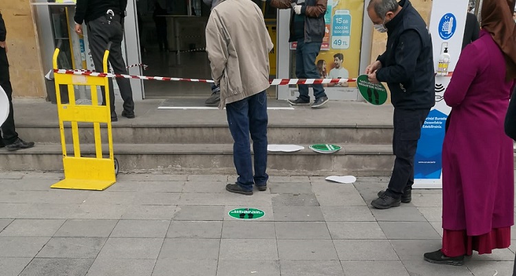 SAĞLIĞIN İÇİN SOSYAL MESAFEYİ KORU