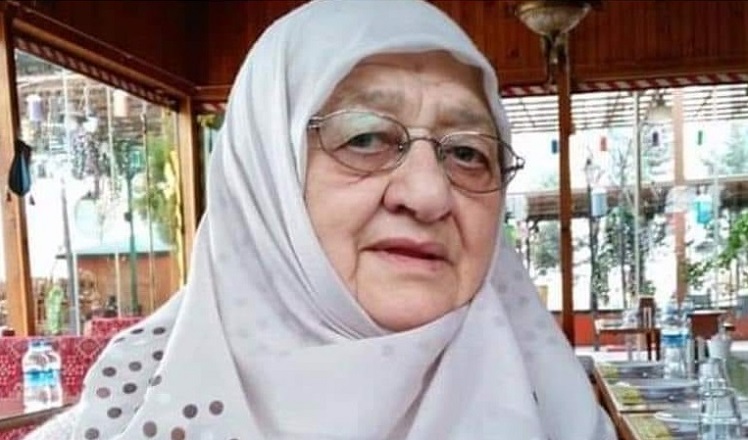 YAŞLI KADIN VİRÜSE YENİK DÜŞTÜ