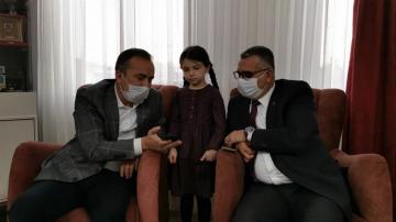 BAKAN ŞEHİT KIZININ BAYRAMINI KUTLADI