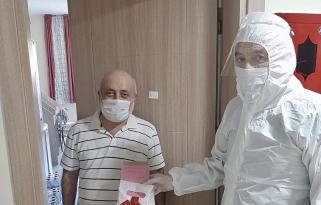 KARANTİNADAKİ GURBETÇİLERE KİTAP JESTİ