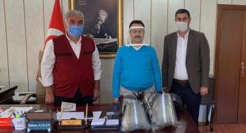 REHBER ÖĞRETMEN SİPER MASKE ÜRETTİ