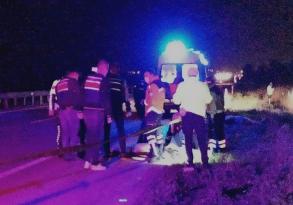 OTOMOBİL VE MOTOSİKLET ÇARPIŞTI: 3 ÖLÜ