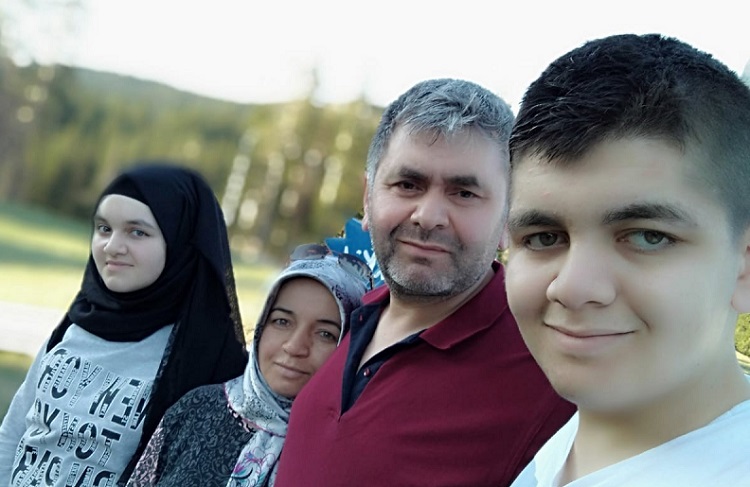 SAĞLIK BAKANINDAN YARDIM İSTEDİ