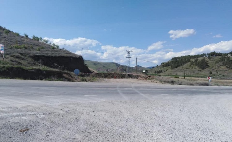 İLÇEYE KONTROLSÜZ GİRİŞLER KAPATILDI