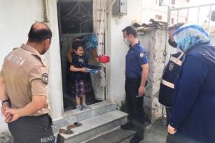 POLİSLERDEN SÜRPRİZ DOĞUM GÜNÜ