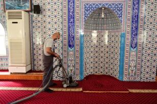 BELEDİYE TÜM CAMİLERİ TEMİZLEDİ