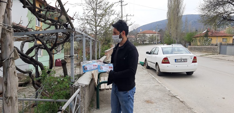 BAŞKAN İSBİR’DEN HER EVE MASKE