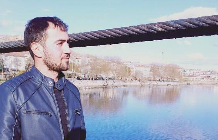 ÇORUMLU GENÇ SEVENLERİNİ ÜZDÜ