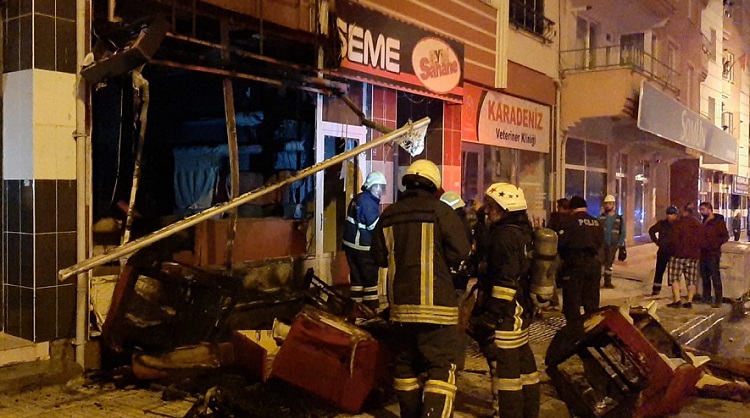 SAHUR VAKTİNDE YANGIN PANİĞİ