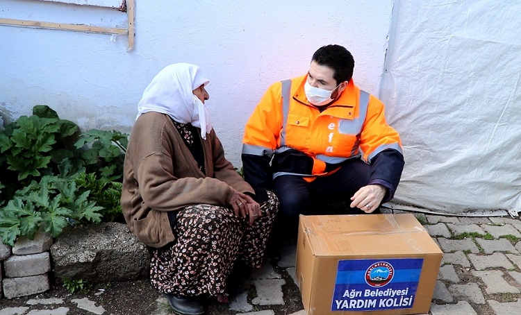 ÇORUMLU AĞRI’YA YARDIM YOLLADI