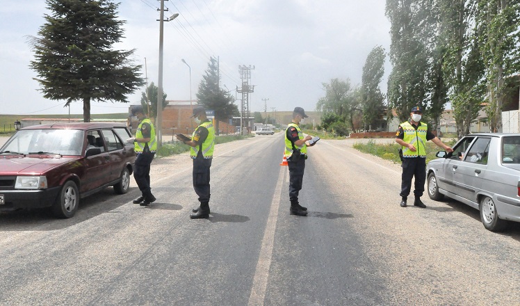 JANDARMA ASAYİŞ UYGULAMASI YAPTI