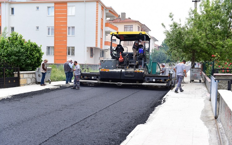 KALE MAHALLESİNDE ASFALT ÇALIŞMASI