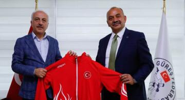 GÜREŞ TAKIMINA MALZEME YARDIMI