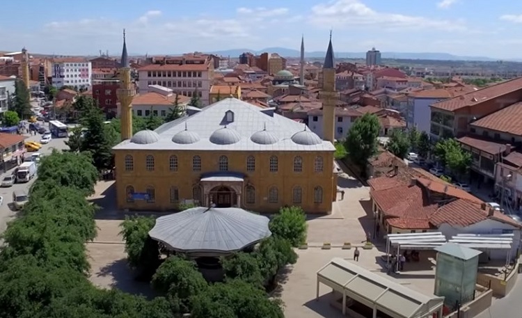 CAMİLER CEMAATLE NAMAZA AÇILDI